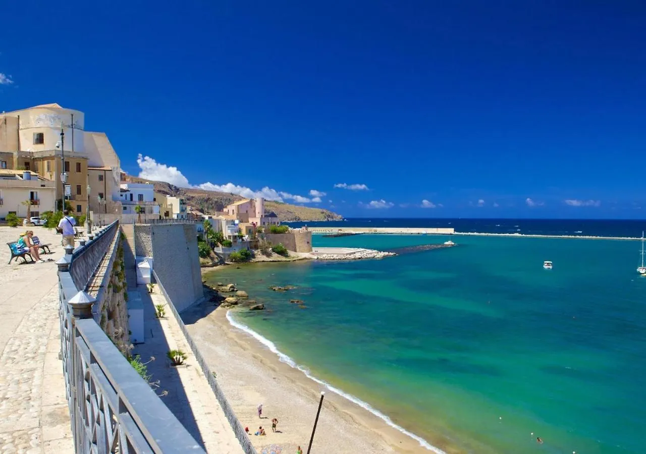 Apartment Castellammare Centrale Con Aria Condizionata In Camera Castellammare del Golfo