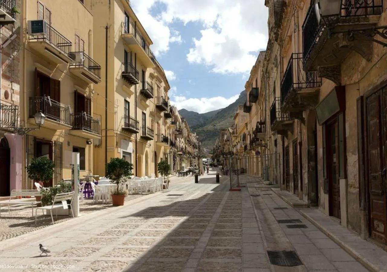 Apartment Castellammare Centrale Con Aria Condizionata In Camera Castellammare del Golfo Italy