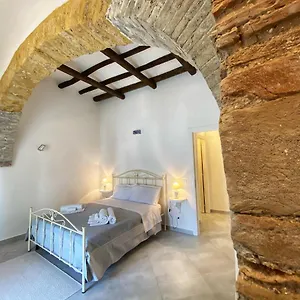 Moenia Apartment